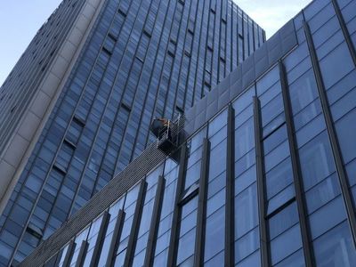 樓頂大型發(fā)光字制作安裝的小細(xì)節(jié)與建筑幕墻設(shè)計(jì)安裝的協(xié)同藝術(shù)